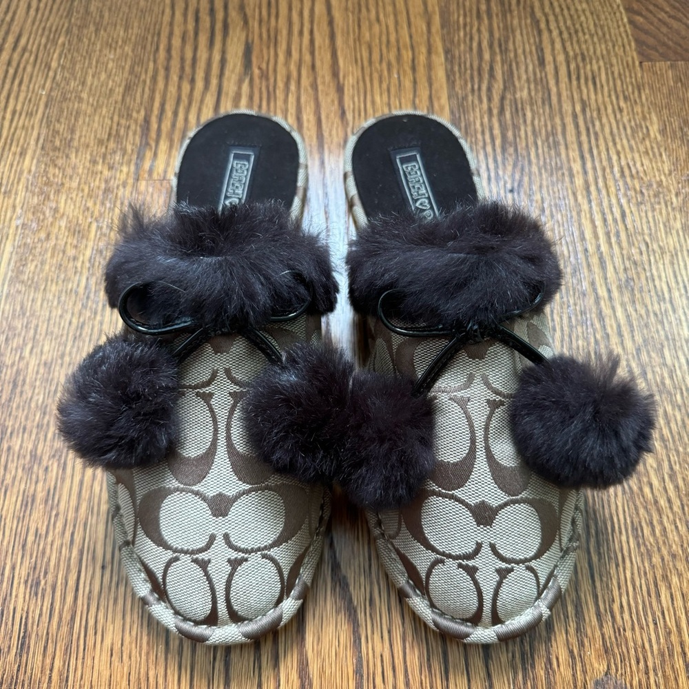 NWOT Coach Poppy Jayda Signature Slippers